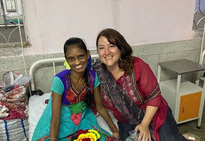 Munia and Louise Timmins at Purulia Hospital in India.jpg
